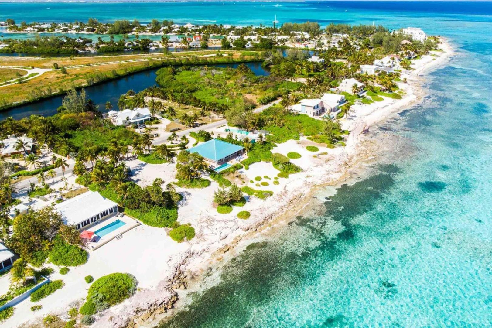 Thatch Hill - Renovated Beach House With Pool, Short Walk To The Rum Point Club Driftwood Village Esterno foto