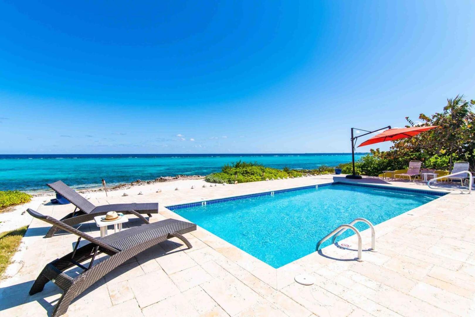 Thatch Hill - Renovated Beach House With Pool, Short Walk To The Rum Point Club Driftwood Village Esterno foto